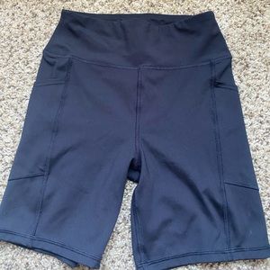 Aerie everything pocket bike short black size medium